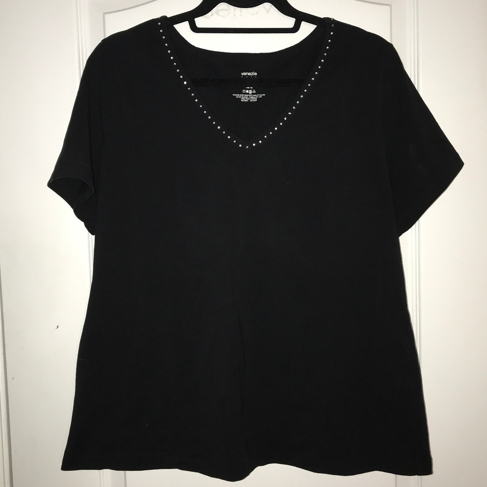 Black Basic Tee